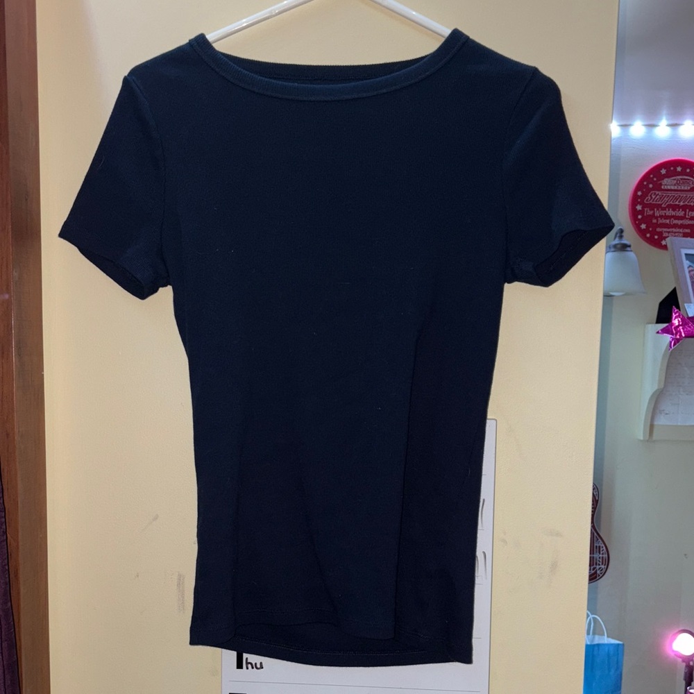 Time and Tru Black Short Sleeve Tee